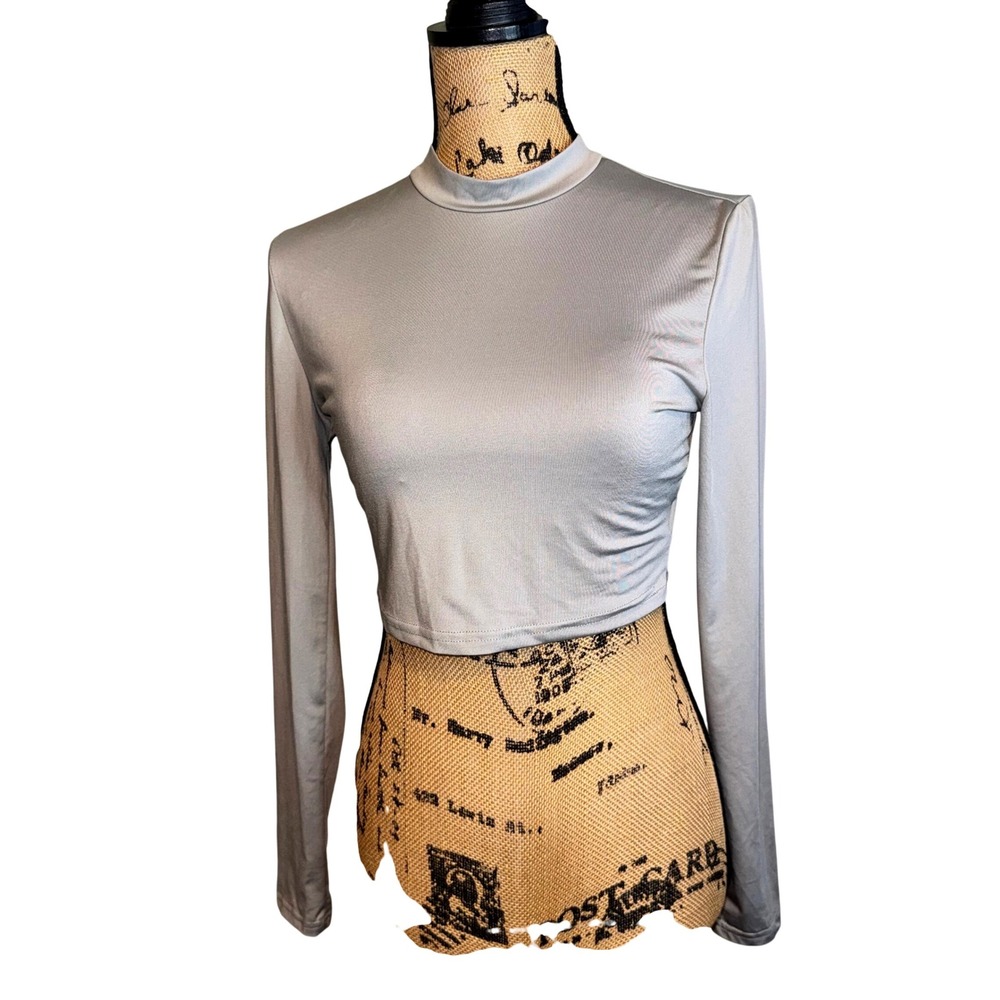 NWOT Womens Stretch Y2K Cyber Futuristic Mock Neck Crop Top Long Sleeve Silver S